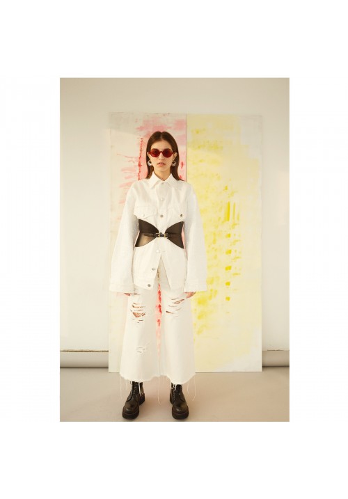 3/4 white denim frayed pants 3/4 white denim frayed pants