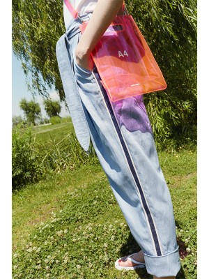 The iconic denim pant in blue